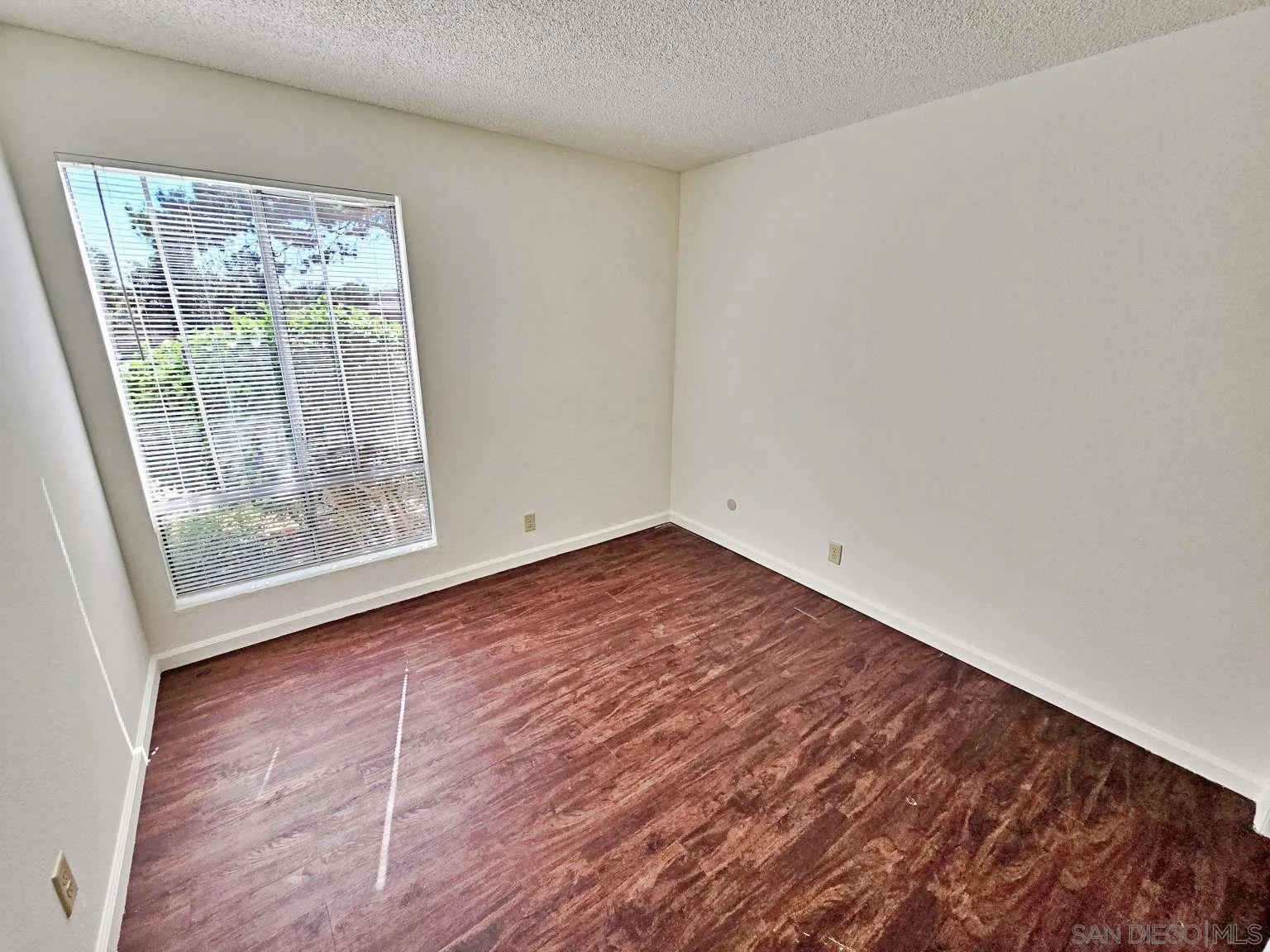 1051 Rock Springs Road, Unit 137 Escondido, CA 92026 - Photo 16 of 20