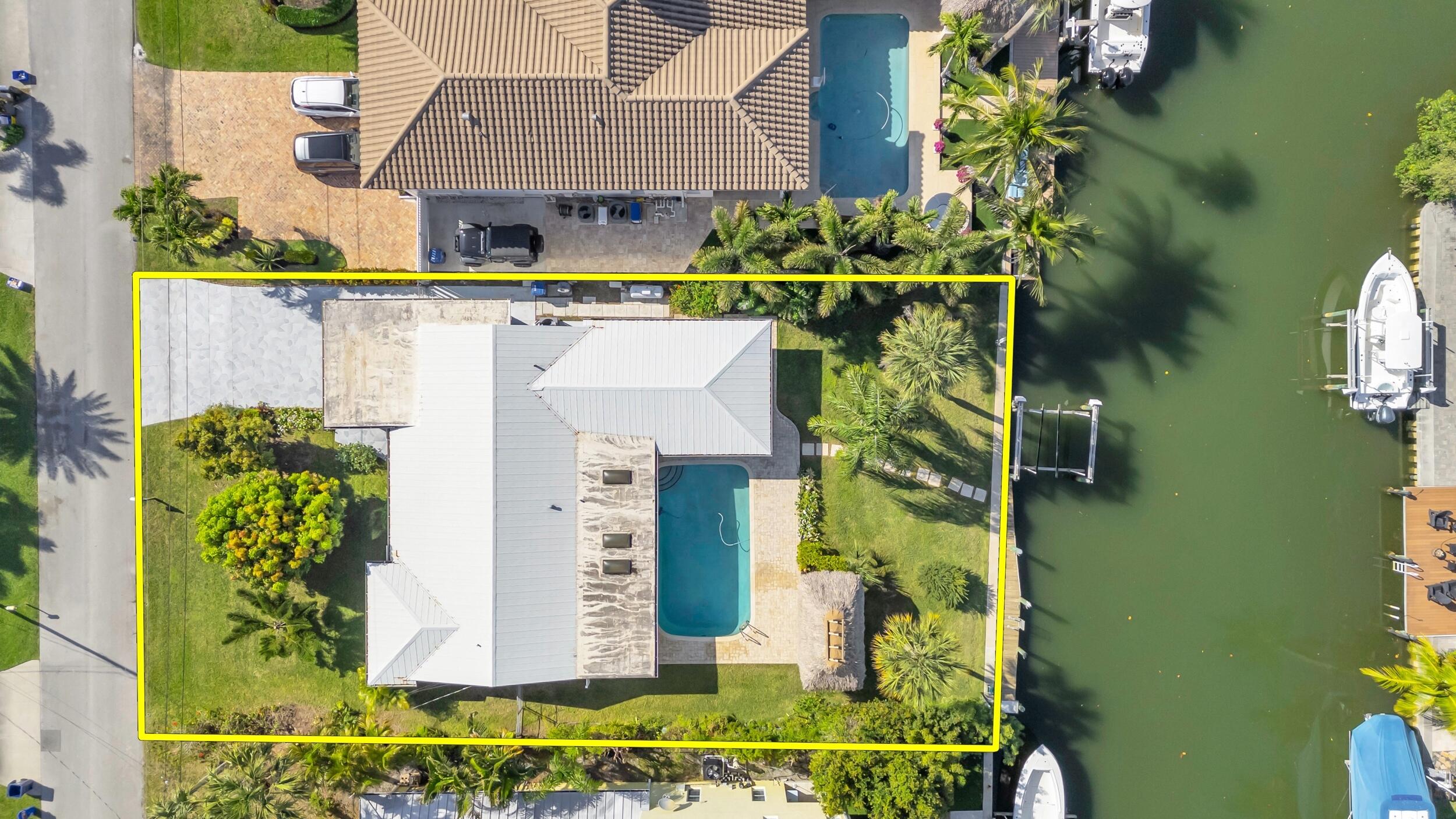 910 Dolphin Drive Jupiter, FL 33458 - Photo 19 of 29 Waterfrontage