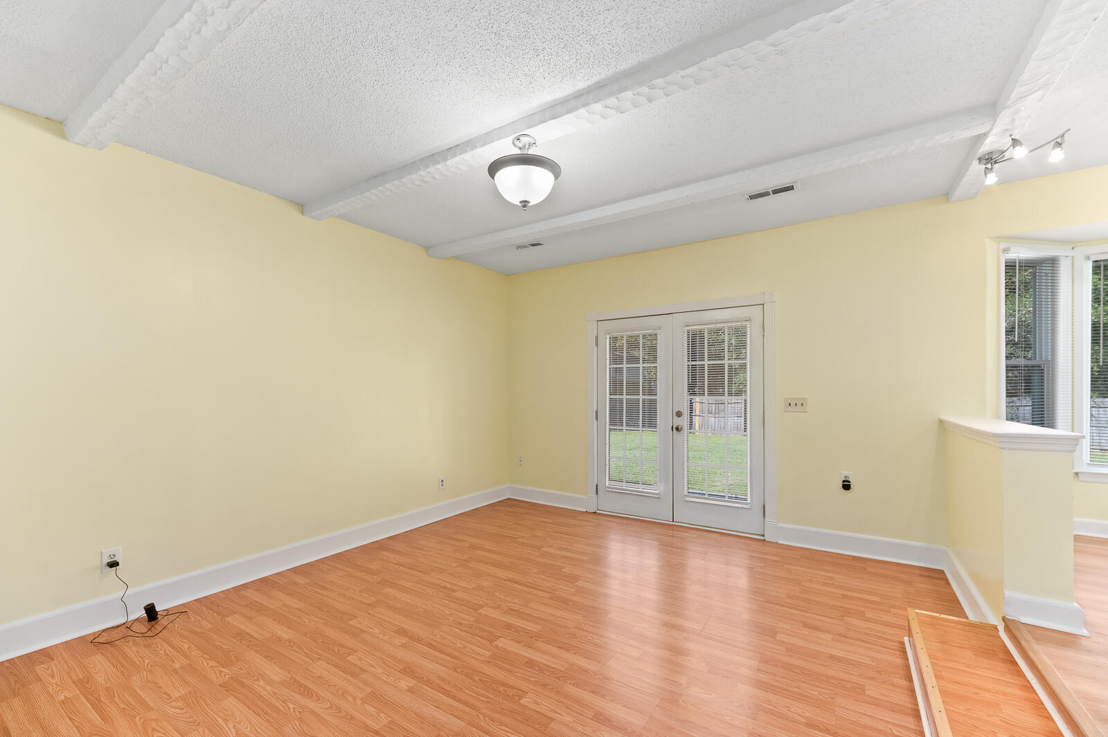 203 Heber Road Summerville, SC 29485 - Photo 12 of 24 Family room