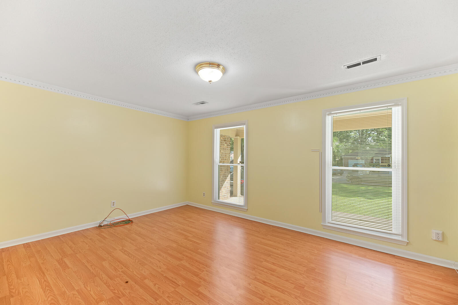 203 Heber Road Summerville, SC 29485 - Photo 4 of 24 Living area view