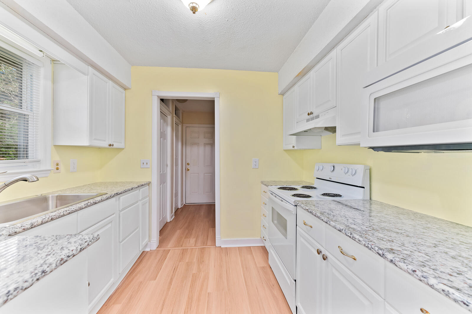 203 Heber Road Summerville, SC 29485 - Photo 8 of 24 Galley Kitchen