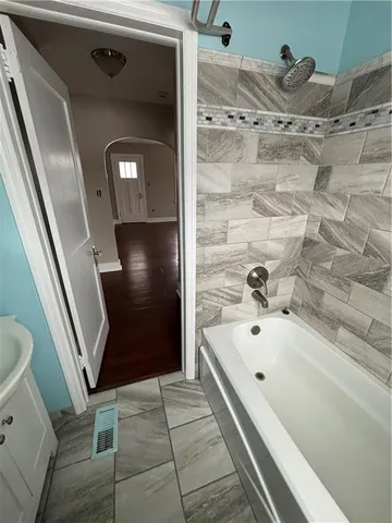 $950 | 605 East 9th Avenue, Tarentum, PA 15084