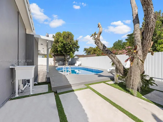 $6,300 | 6951 Miami Lakeway South, Unit 6951, Miami Lakes, FL 33014