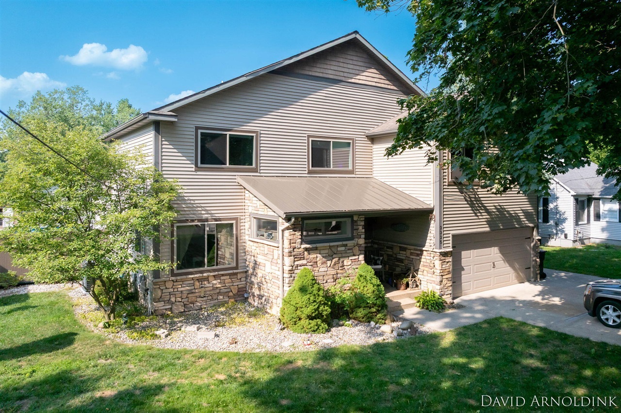 2325 Riley Court Hudsonville, MI 49426 - Photo 2 of 62
