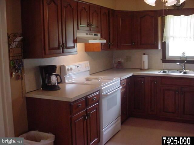 2350 Loucks Road York, PA 17408 - Photo 4 of 23 Gallery Image 4