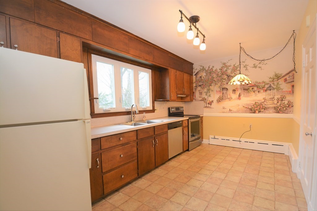 11 Tanager Road Attleboro, MA 02703 - Photo 4 of 26 Gallery Image 4