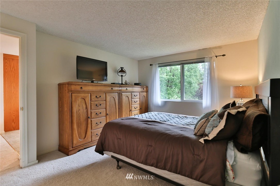 129 221st Street Southwest Bothell, WA 98021 - Photo 12 of 25