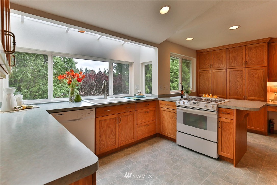 129 221st Street Southwest Bothell, WA 98021 - Photo 7 of 25