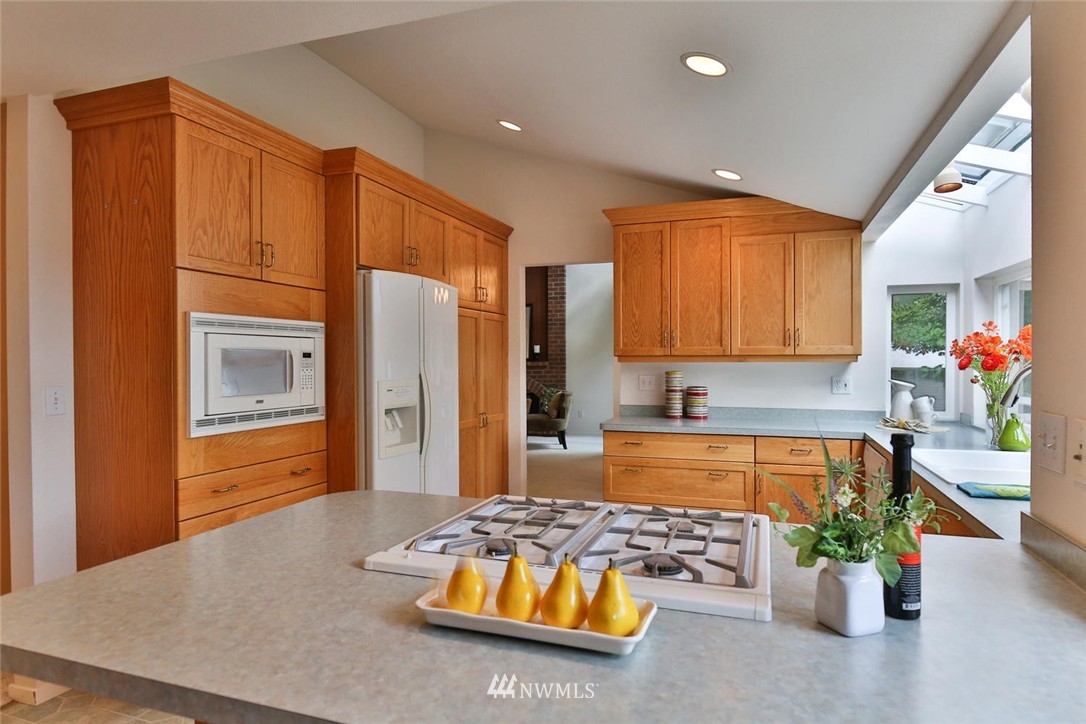 129 221st Street Southwest Bothell, WA 98021 - Photo 8 of 25