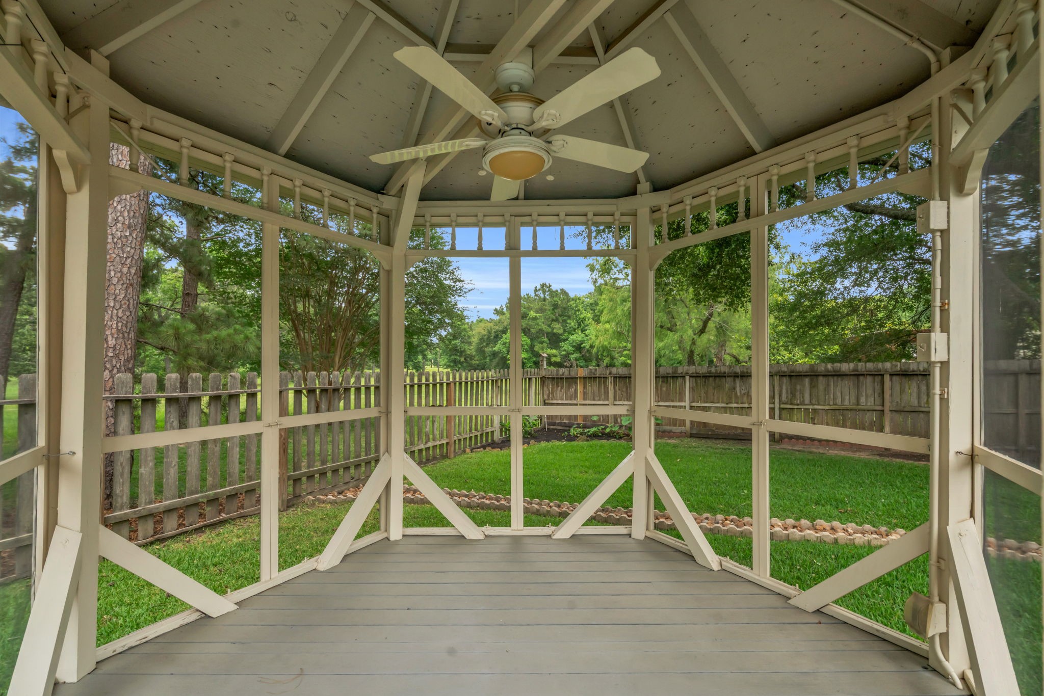 142 West Shadowpoint Circle The Woodlands, TX 77381 - Photo 41 of 50