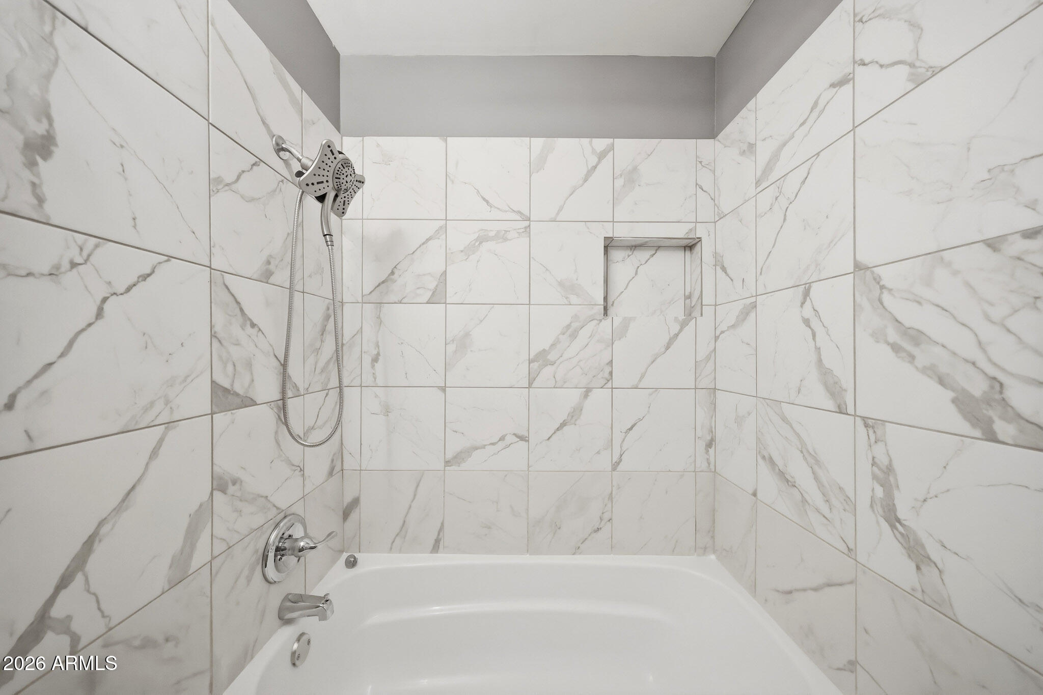 2302 West Berridge Lane Phoenix, AZ 85015 - Photo 44 of 59 Guest Bathroom