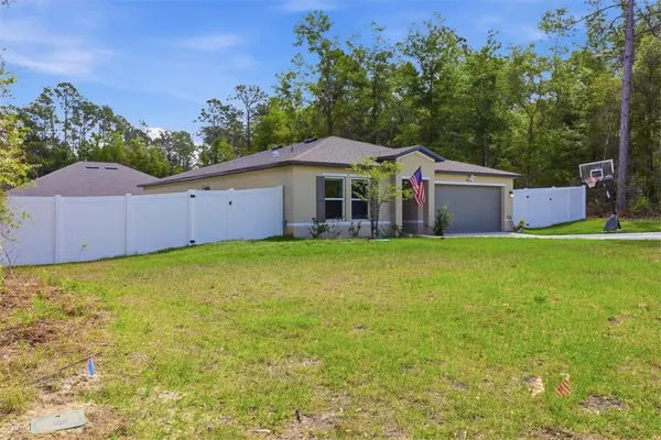$1,950 | 8361 North Elkcam Boulevard, Citrus Springs, FL 34434