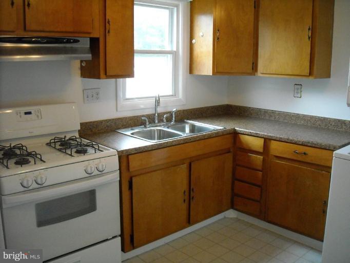 5301 Riga Street Clinton, MD 20735 - Photo 2 of 16 kitchen 1