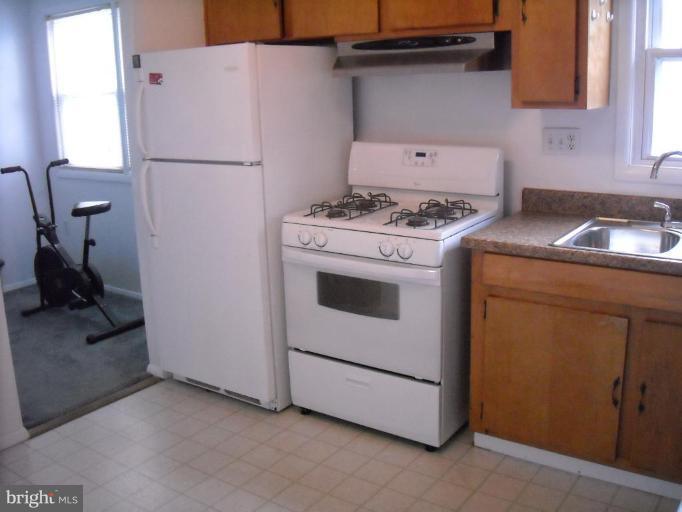 5301 Riga Street Clinton, MD 20735 - Photo 11 of 16 KITCHEN