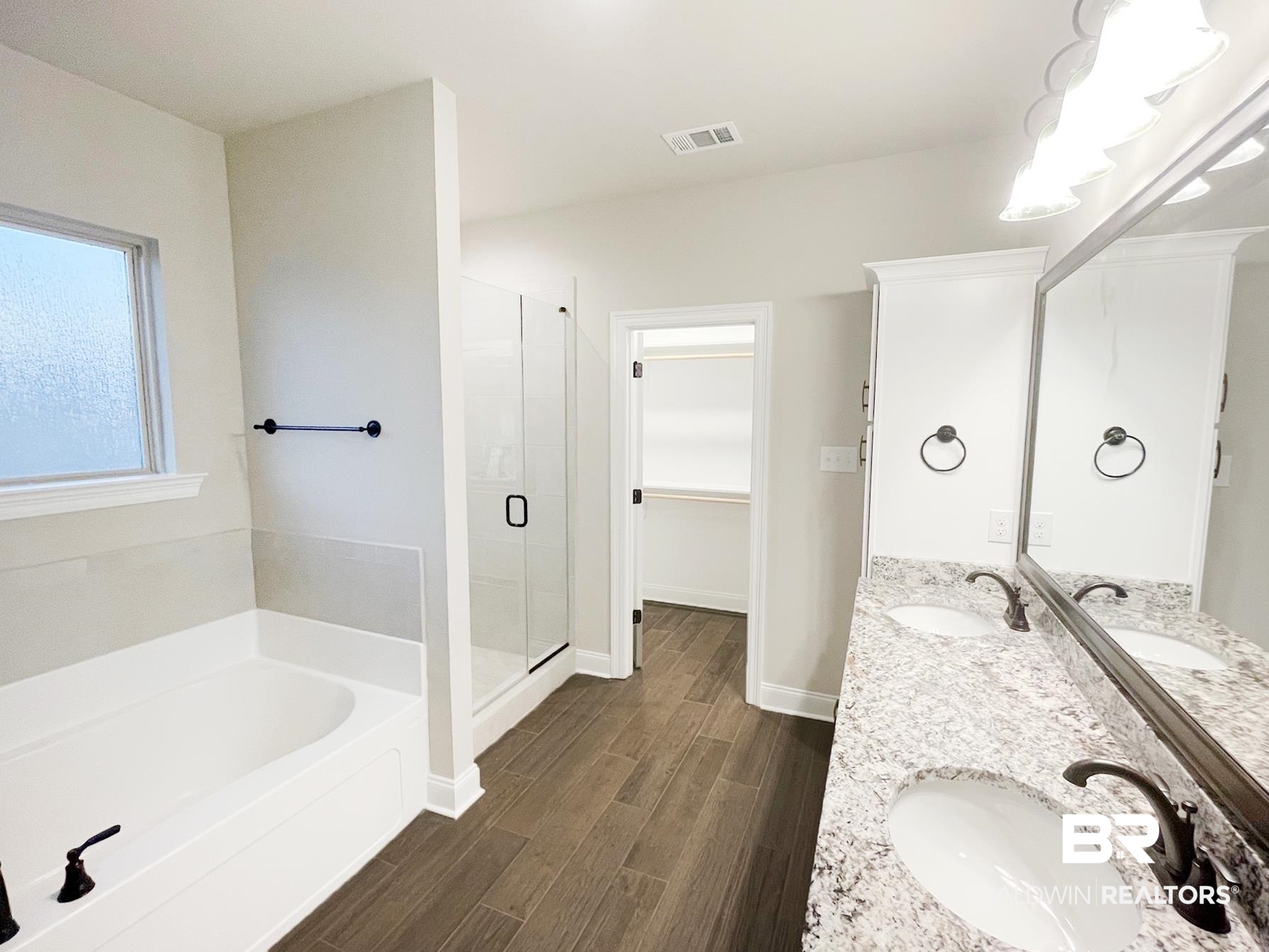 10127 Chipper Lane Foley, AL 36535 - Photo 5 of 10 PRIMARY BATHROOM