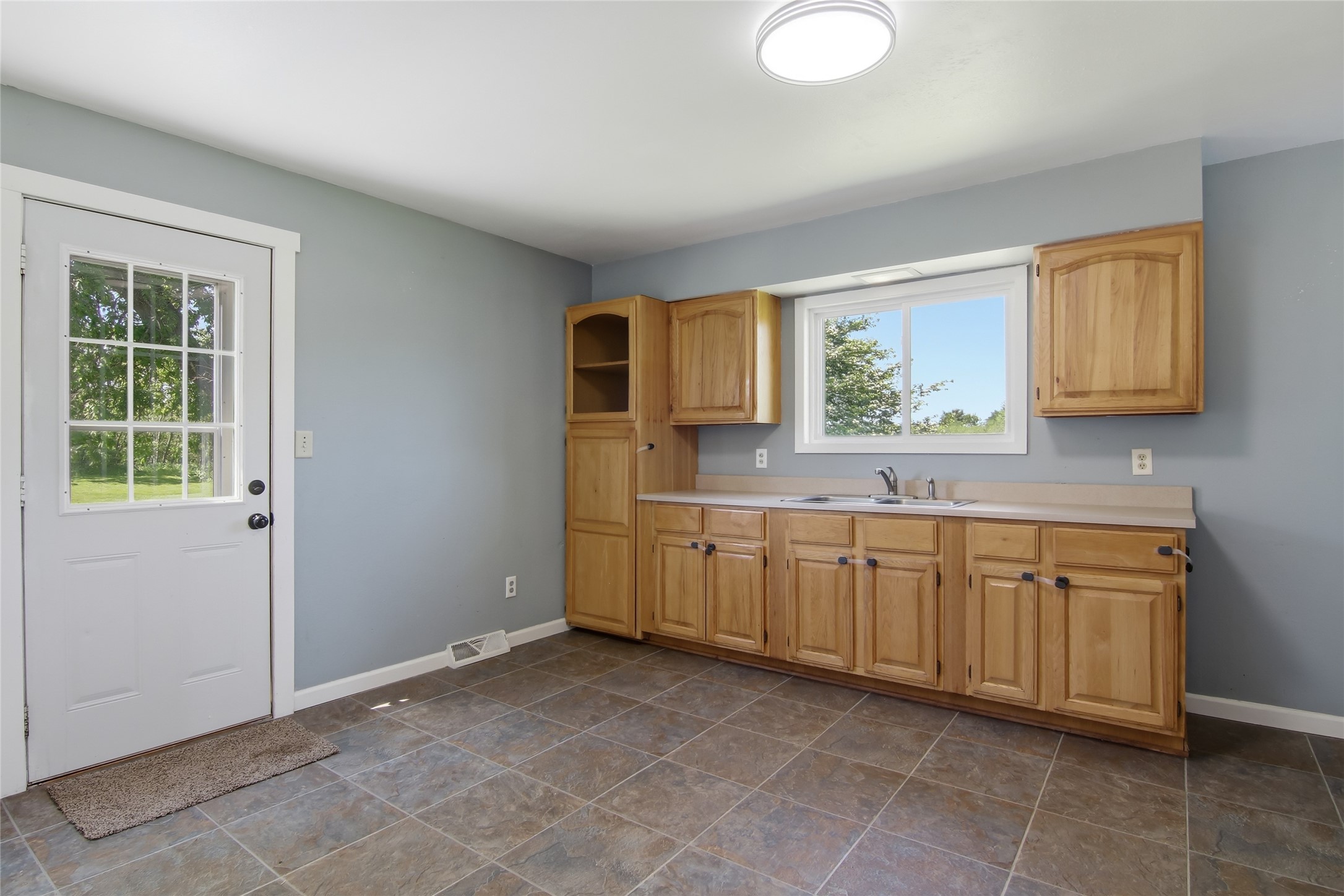 802 Janicki Stanley, WI 54768 - Photo 9 of 36