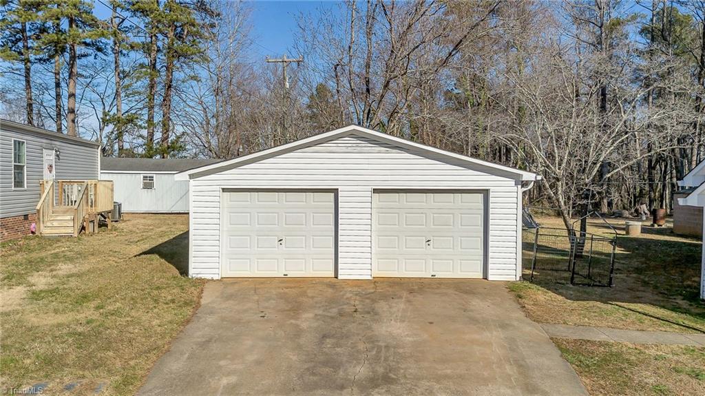 359 Cartpath Road North Wilkesboro, NC 28659 - Photo 2 of 23