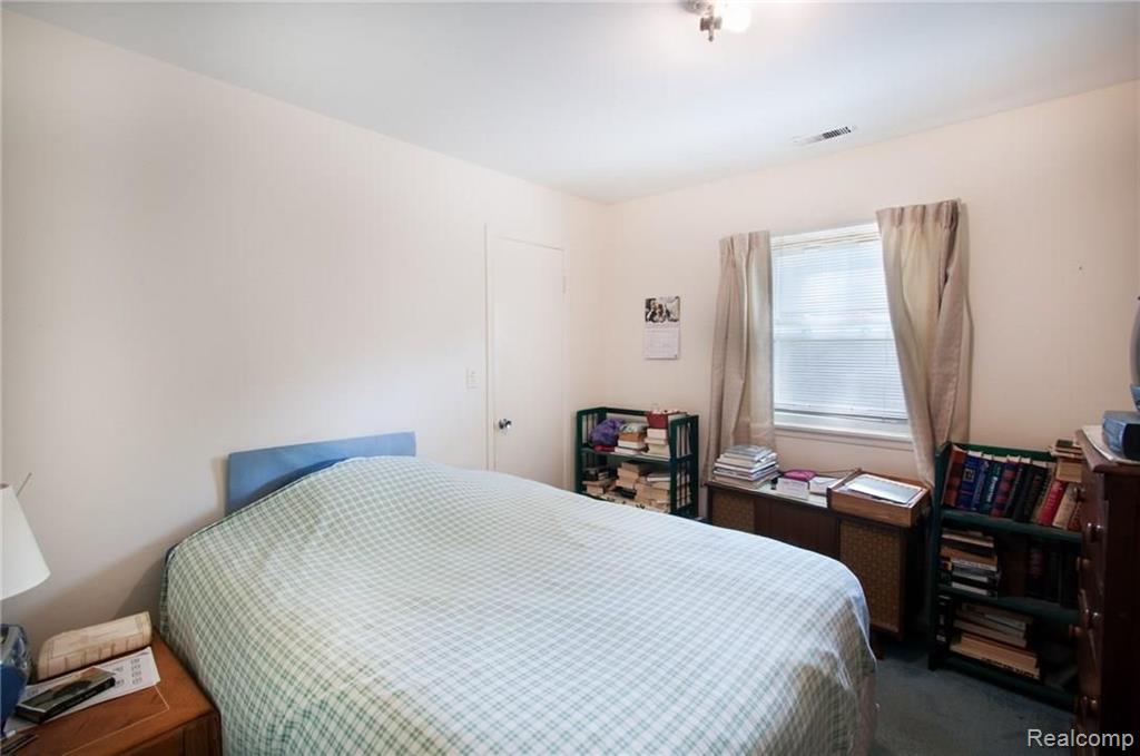 513 East University Drive, Unit 703 Rochester, MI 48307 - Photo 18 of 23