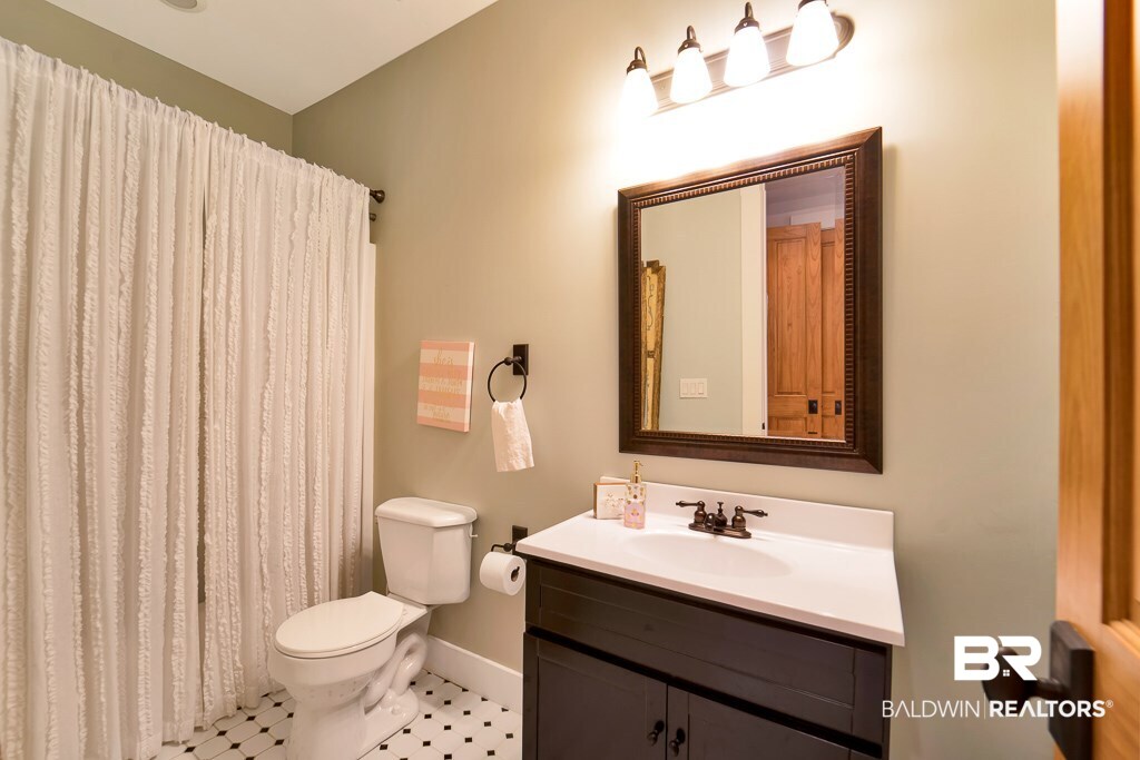 14101 Oak Street Magnolia Springs, AL 36555 - Photo 23 of 31 Guest room 4 bathroom upstairs
