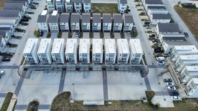 $460,000 | 18716 Centro Main Street, Conroe, TX 77385