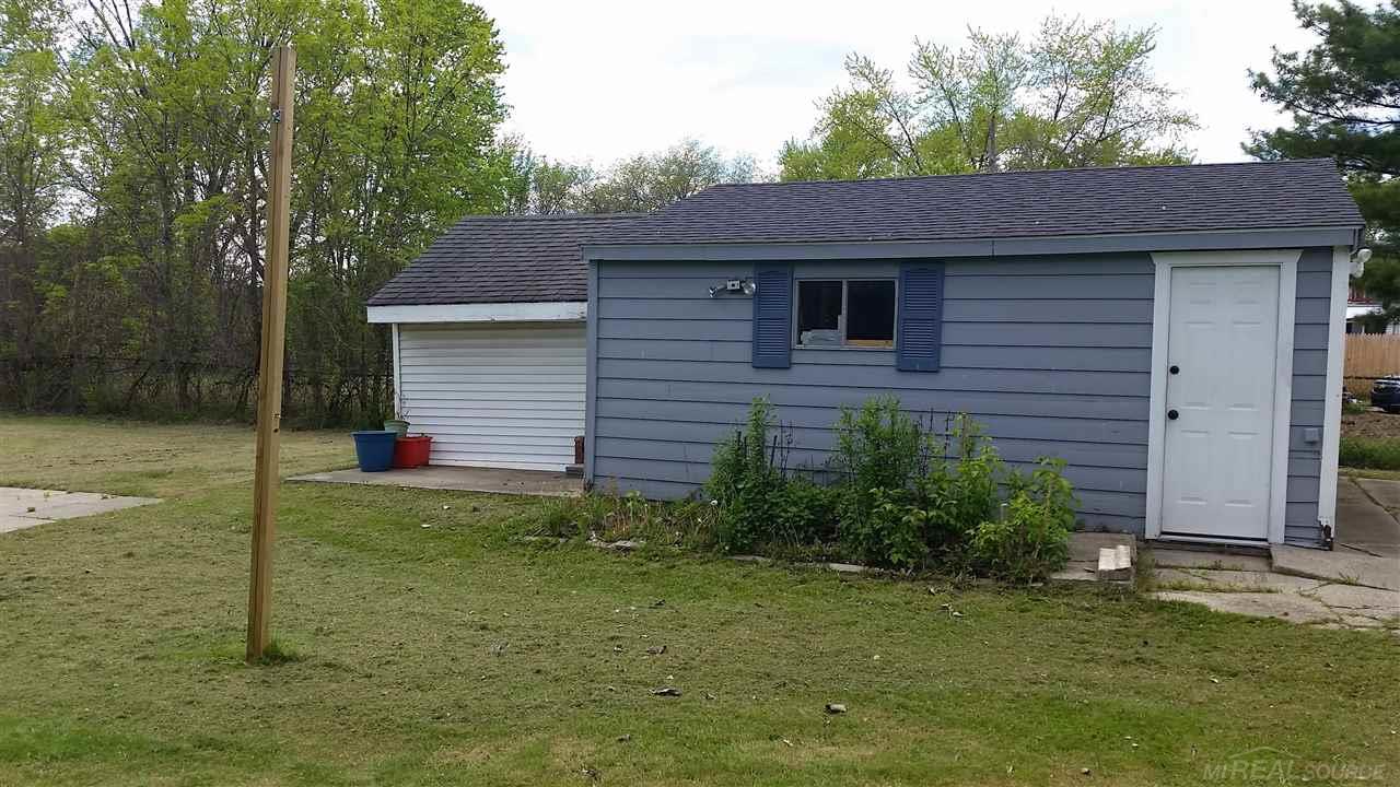 2340 Lindell Road Sterling Heights, MI 48310 - Photo 13 of 17 Garage and sheds