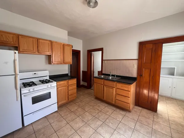 $1,150 | 3357 North Bartlett Avenue, Milwaukee, WI 53211