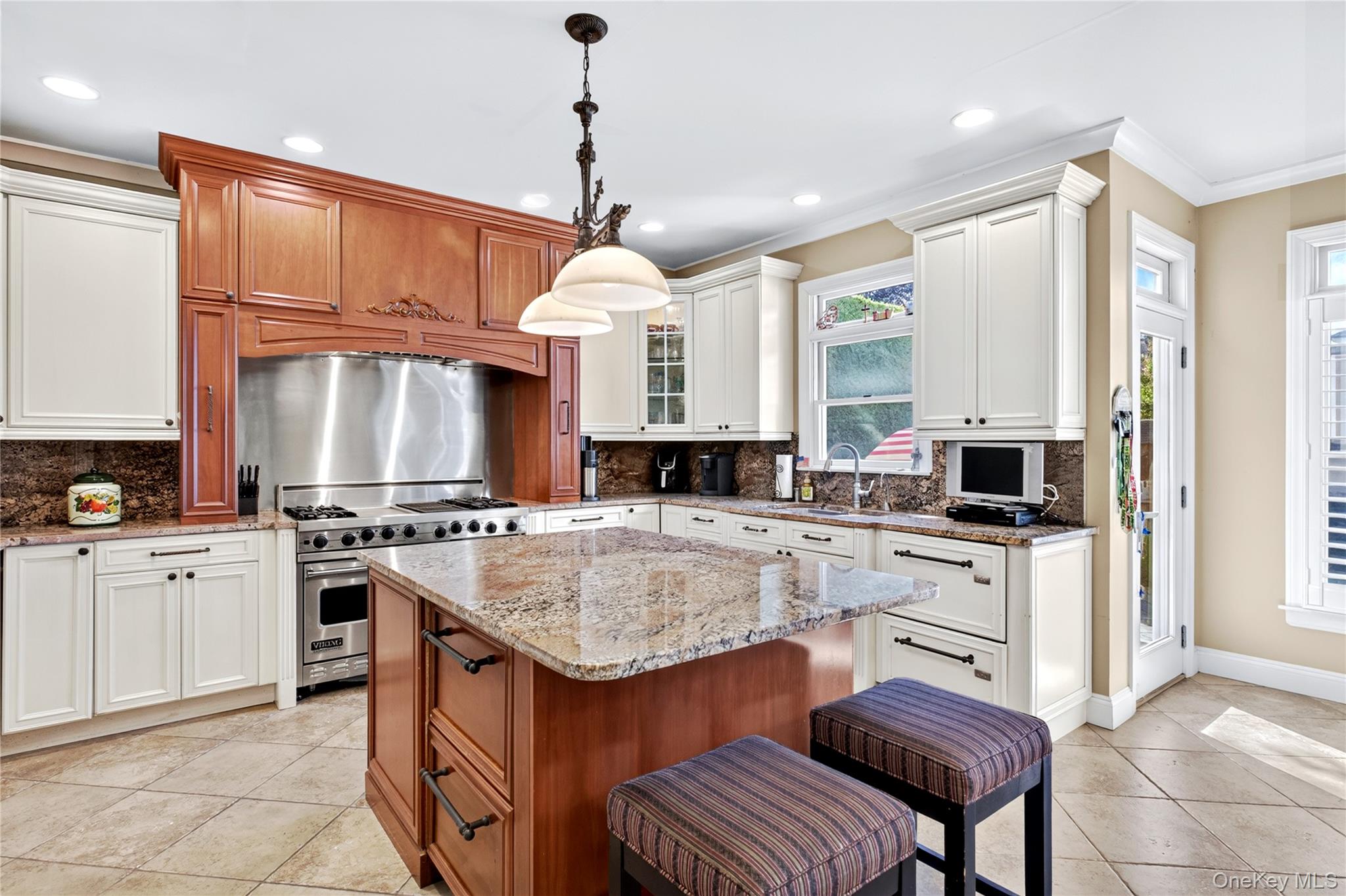 3414 Manchester Road Wantagh, NY 11793 - Photo 11 of 29 Gallery Image 11