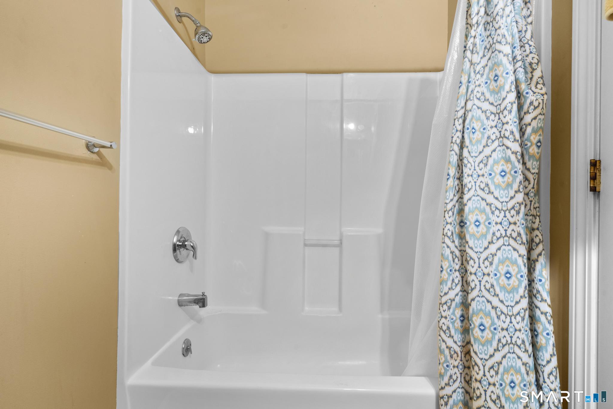 22 Neagle Street Naugatuck, CT 06770 - Photo 12 of 36