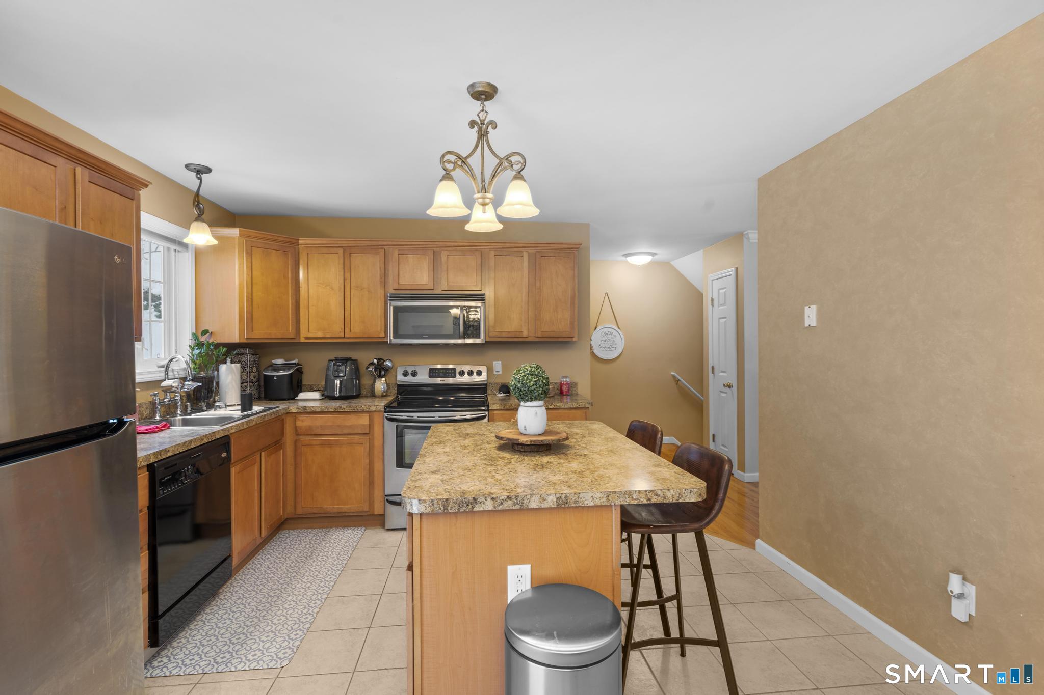 22 Neagle Street Naugatuck, CT 06770 - Photo 3 of 36