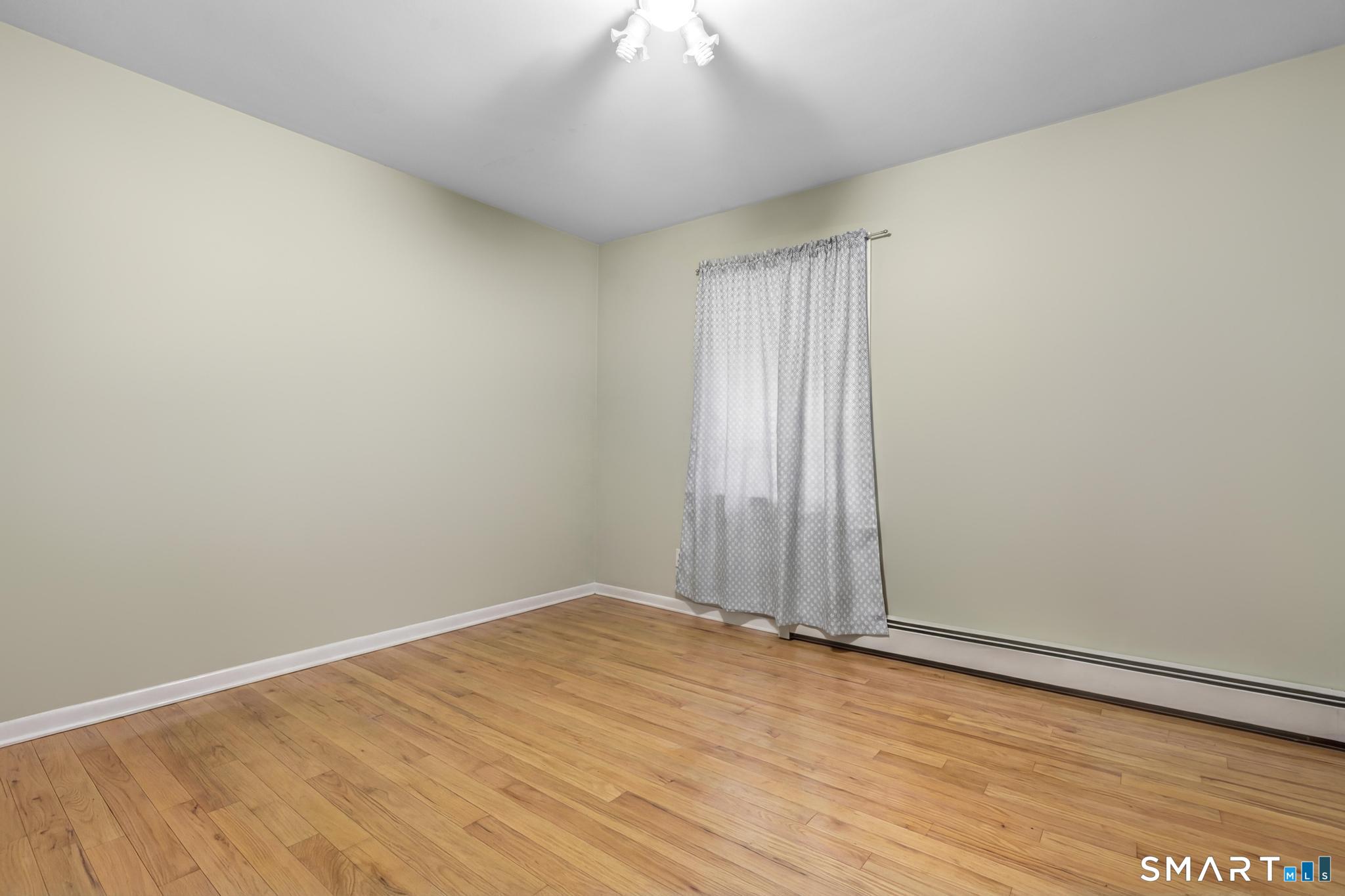 22 Neagle Street Naugatuck, CT 06770 - Photo 5 of 36