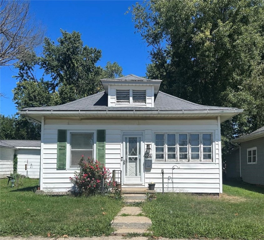 409 West Newton Street Paris, IL 61944 - Photo 1 of 1