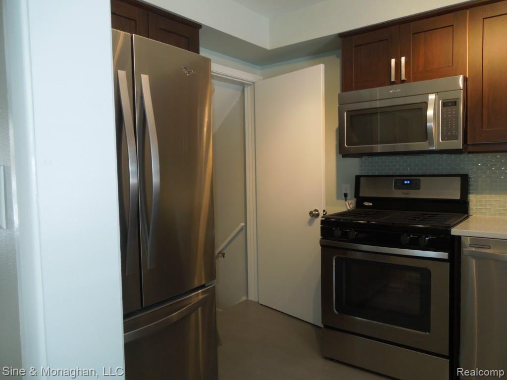 931 North Adams Road, Unit 8 Birmingham, MI 48009 - Photo 6 of 24
