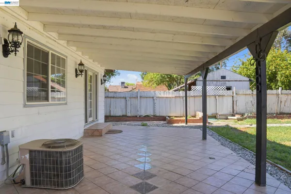 $370,000 | 315 M Street, Patterson, CA 95363