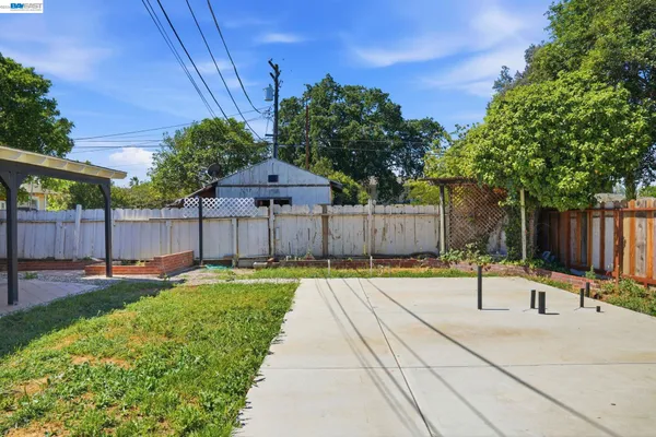 $370,000 | 315 M Street, Patterson, CA 95363