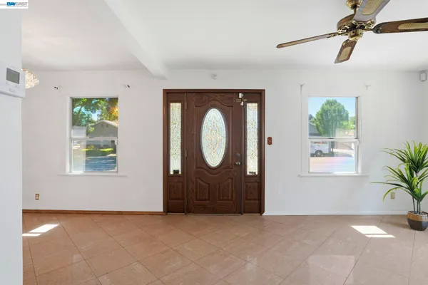 $370,000 | 315 M Street, Patterson, CA 95363