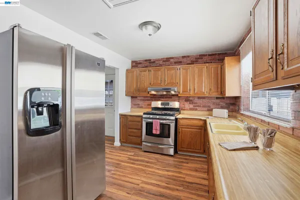 $370,000 | 315 M Street, Patterson, CA 95363