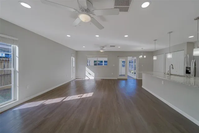 $429,000 | 1790 East Orangeside Road, Palm Harbor, FL 34683