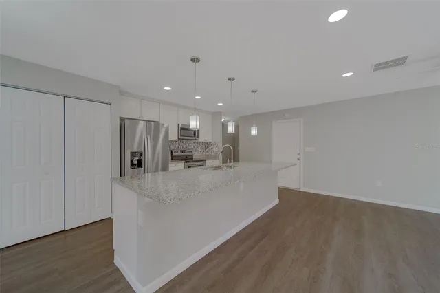 $429,000 | 1790 East Orangeside Road, Palm Harbor, FL 34683