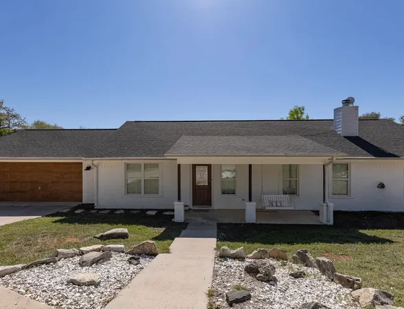 $2,500 | 1011 Santa Fe Trail, Horseshoe Bay, TX 78657