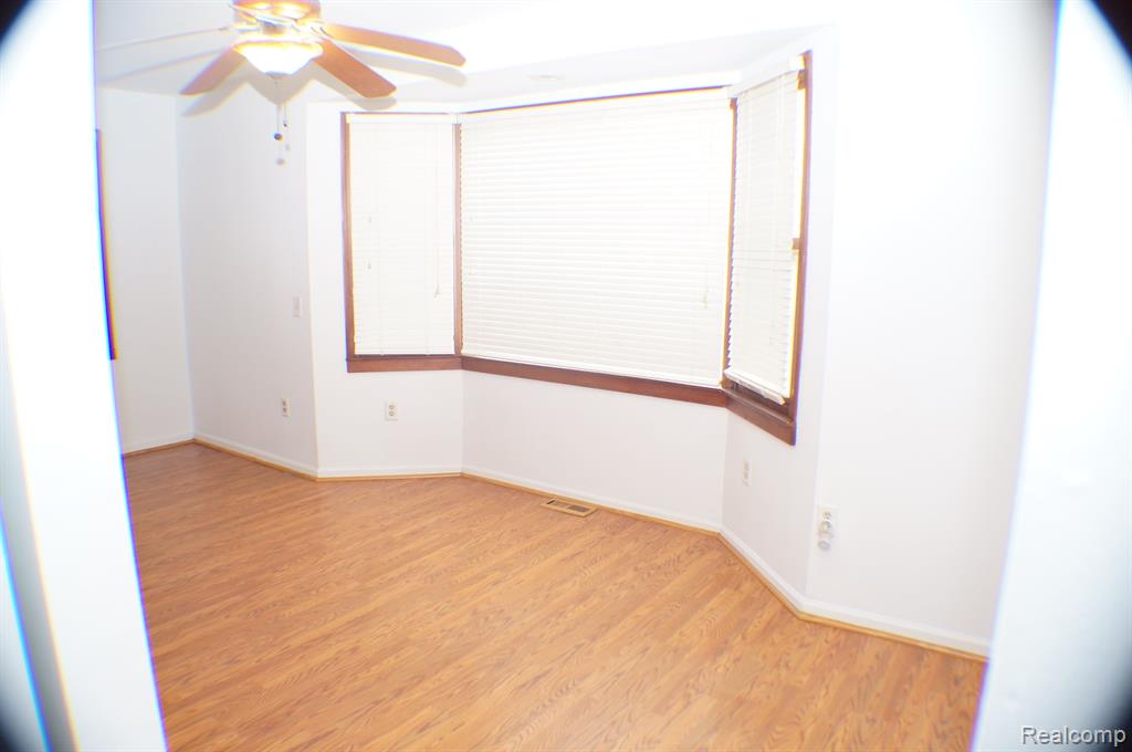 301 Nawakwa Road Rochester Hills, MI 48307 - Photo 12 of 51