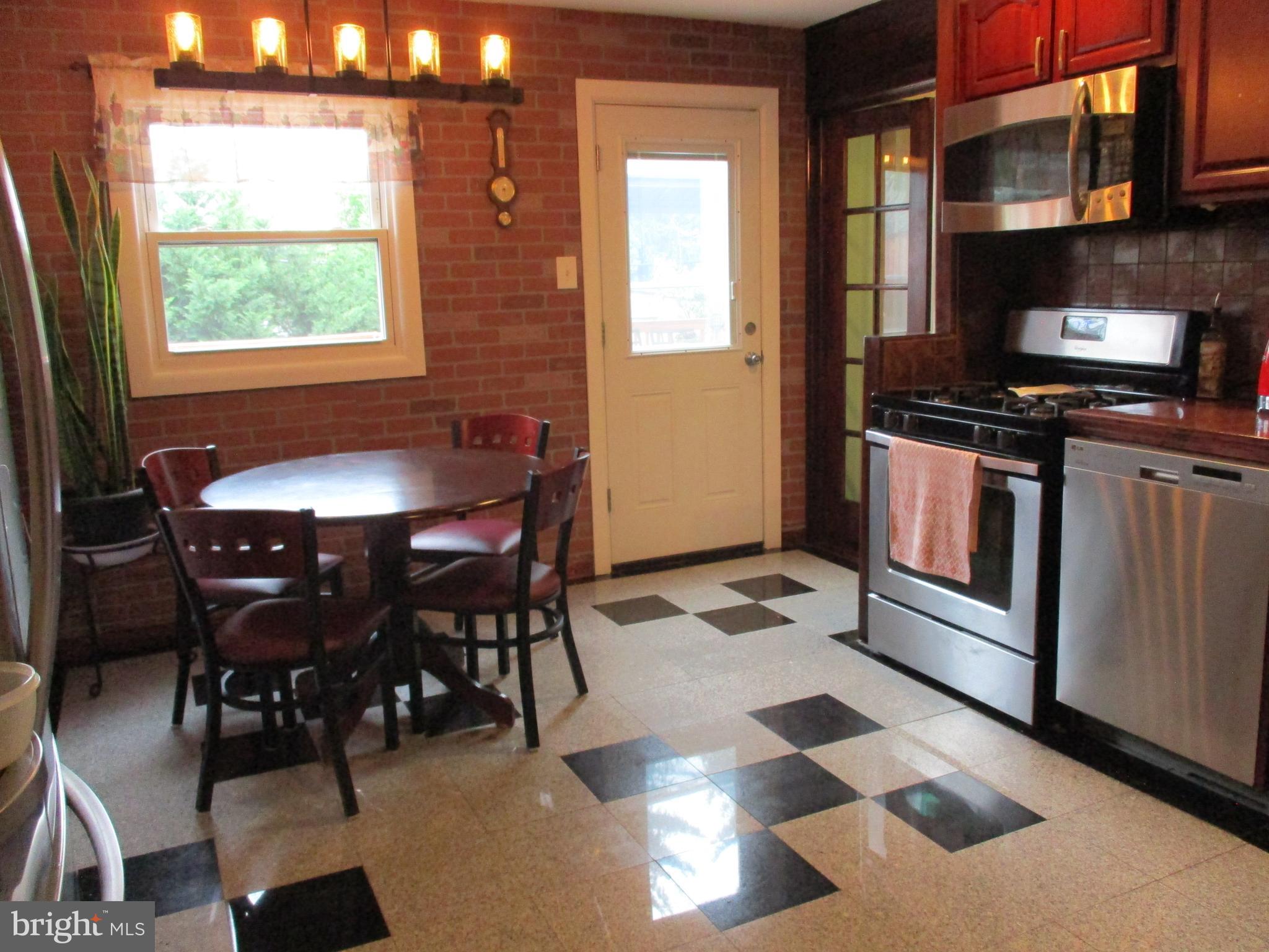 9826 Bridle Road Philadelphia, PA 19115 - Photo 17 of 40