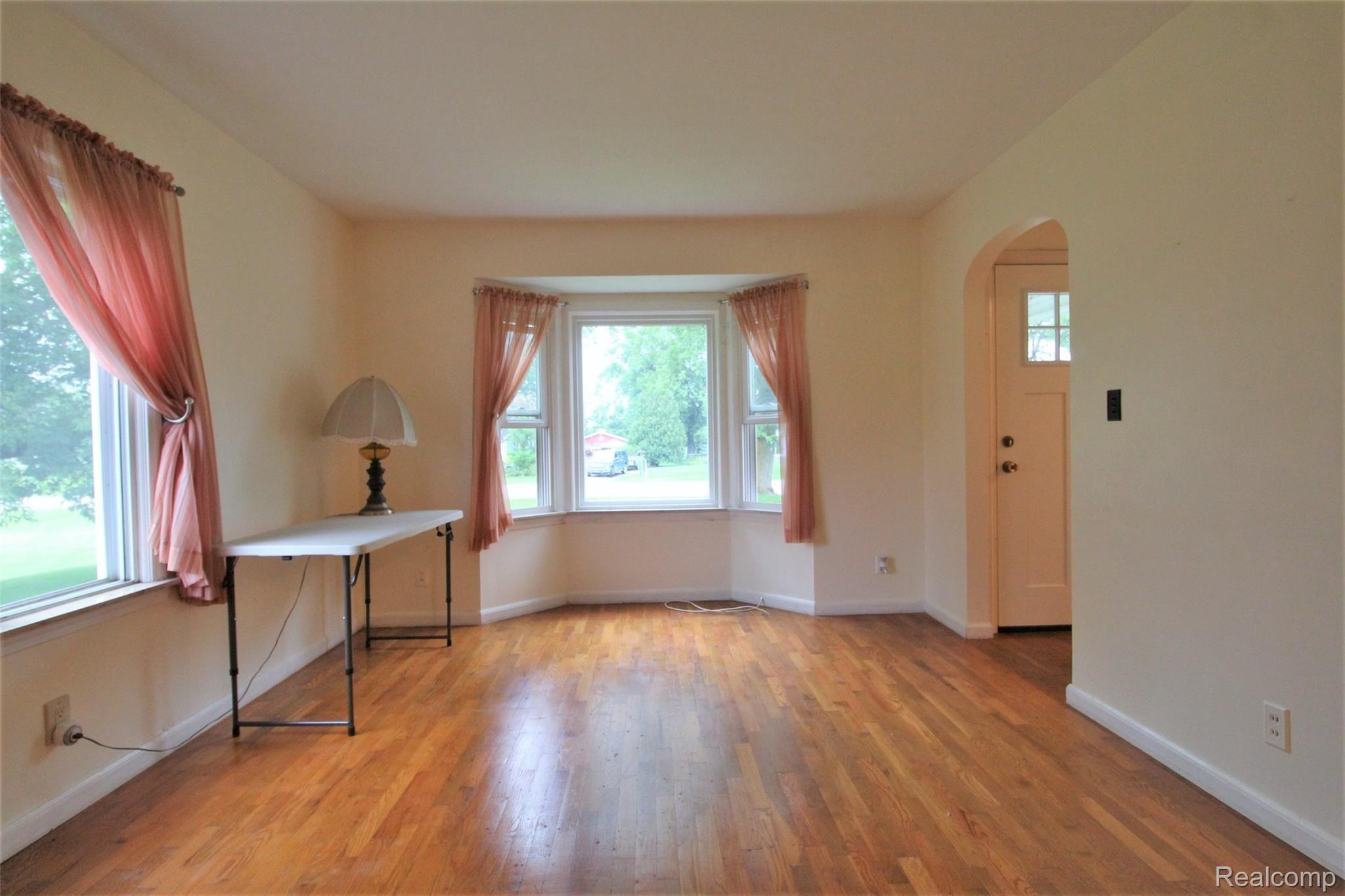 311 Davis Lake Road Lapeer, MI 48446 - Photo 9 of 38 IMG_8589.JPG