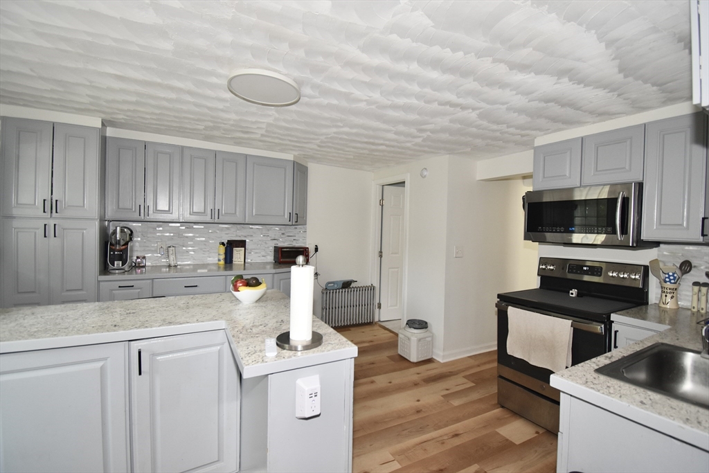 106 Suffolk Street Springfield, MA 01109 - Photo 9 of 18