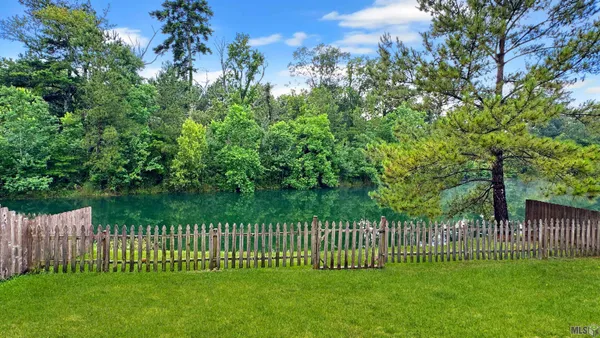 $1,700 | 10816 Field Pointe Drive, Denham Springs, LA 70726