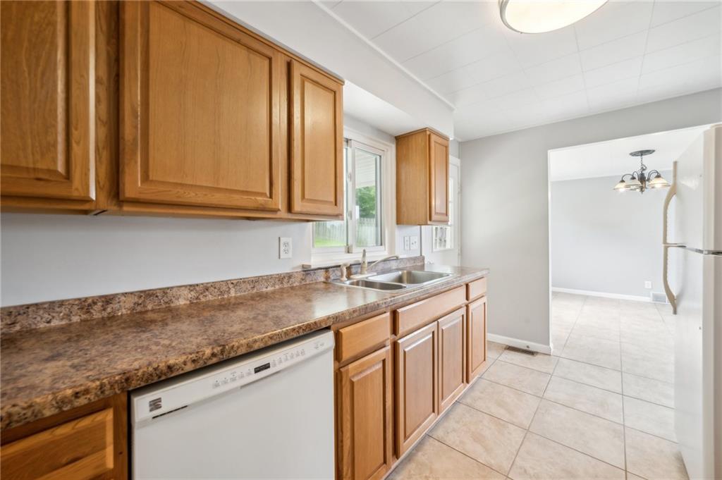 141 Beech Road Pittsburgh, PA 15239 - Photo 11 of 34 Gallery Image 11