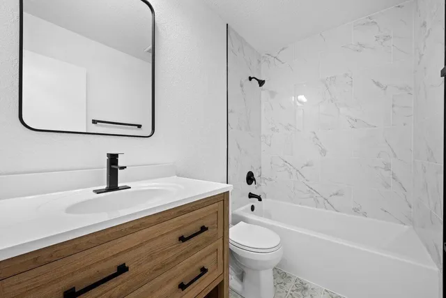 $3,050 | 1741 Southwest Brisbane Street, Port St. Lucie, FL 34984