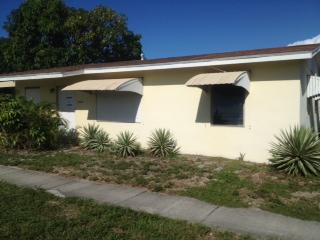2500 Avenue F Riviera Beach, FL 33404 - Photo 1 of 6 Exterior Front