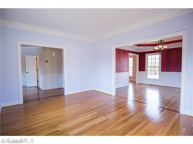 2005 Rossmore Road Clemmons, NC 27012 - Photo 6 of 16 Living Room.