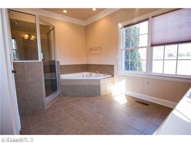 2005 Rossmore Road Clemmons, NC 27012 - Photo 8 of 16 Master Bath/Spa.