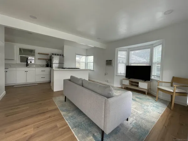 $888,000 | 218-220 East Connecticut Avenue, Vista, CA 92084